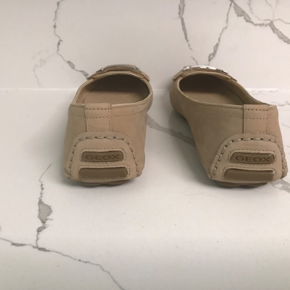 Women’s Geox Driving Loafer Euro 36 Beige /Tan - Picture 4 of 8